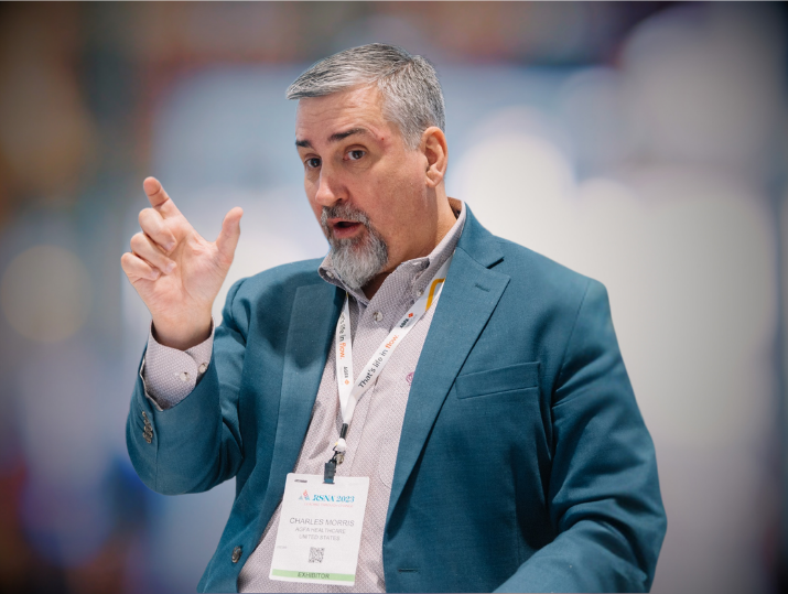 Homepage Speaker center stage