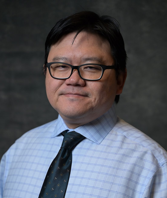 Dr. Yeang Chng
